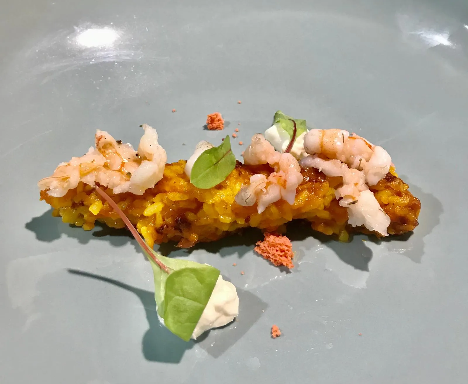 Arroz crujiente con gambas